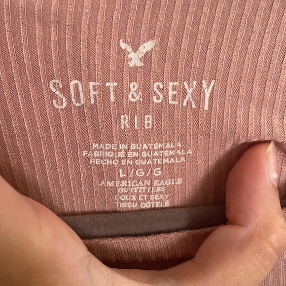 Large Pink Ribbed Cold Shoulder Top American Eagle - Picture 3 of 6